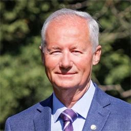 Dallos Gyula